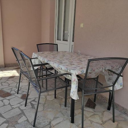 Apartmani Vesna Krk Town Eksteriør bilde