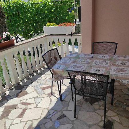 Apartmani Vesna Krk Town Eksteriør bilde