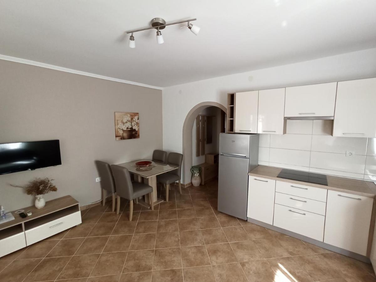 Apartmani Vesna Krk Town Eksteriør bilde