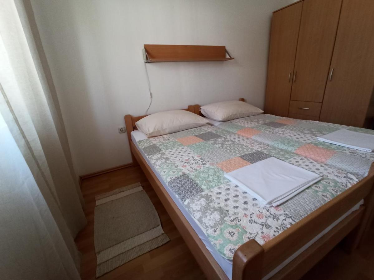 Apartmani Vesna Krk Town Eksteriør bilde