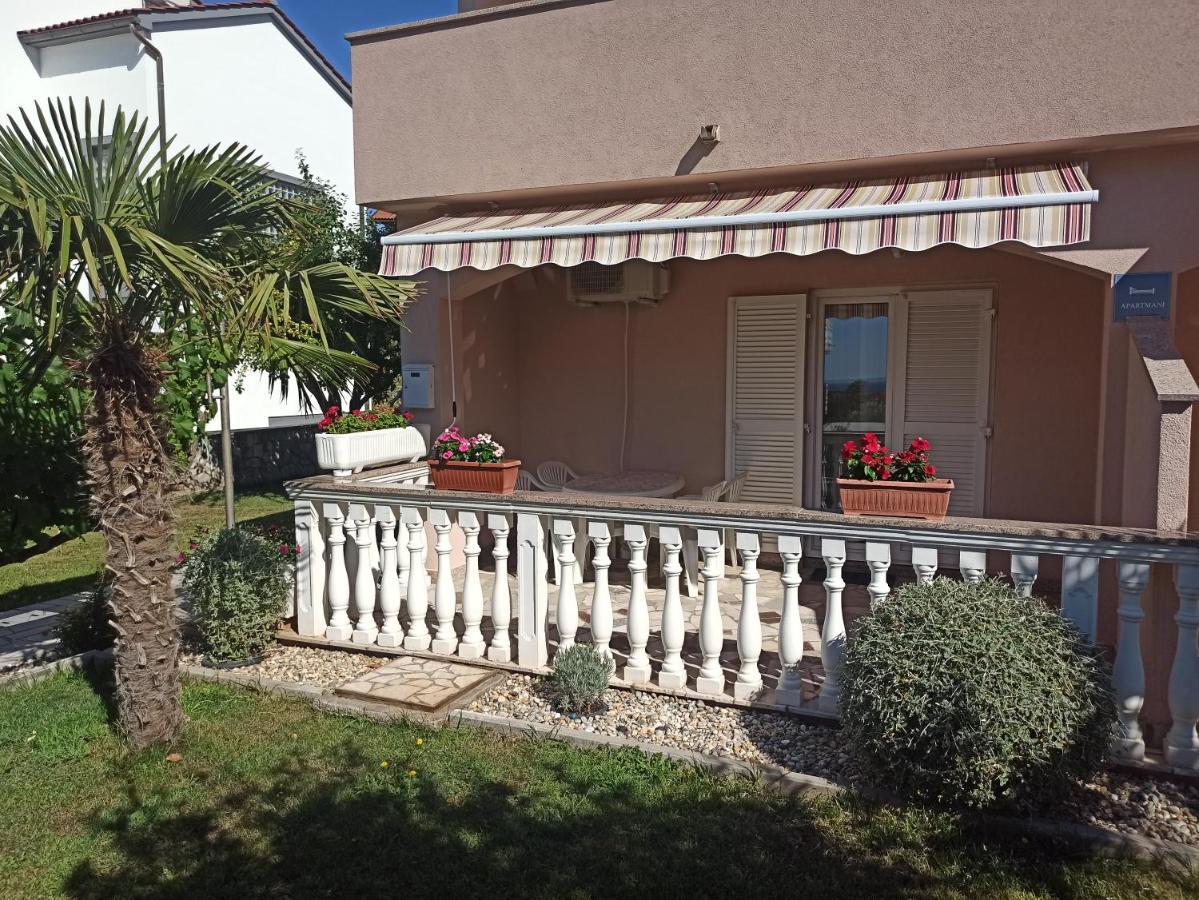 Apartmani Vesna Krk Town Eksteriør bilde