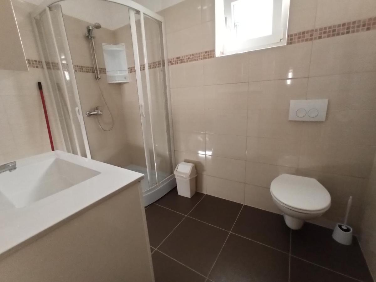 Apartmani Vesna Krk Town Eksteriør bilde