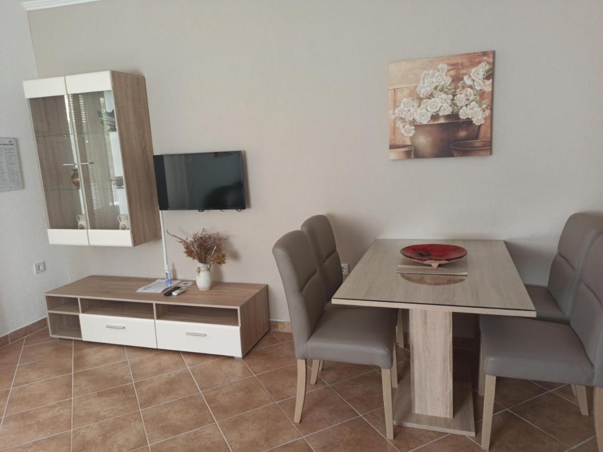 Apartmani Vesna Krk Town Eksteriør bilde