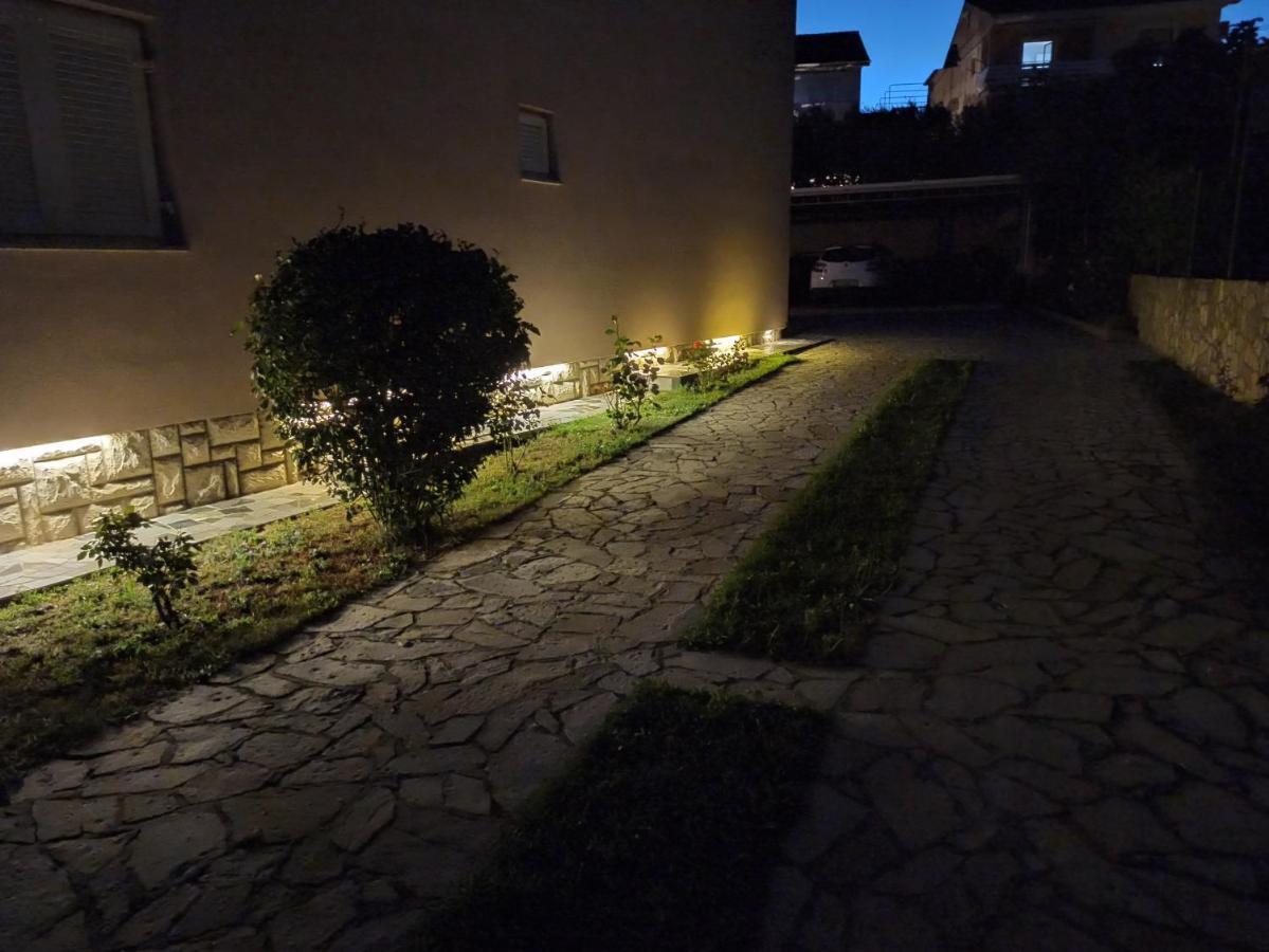 Apartmani Vesna Krk Town Eksteriør bilde