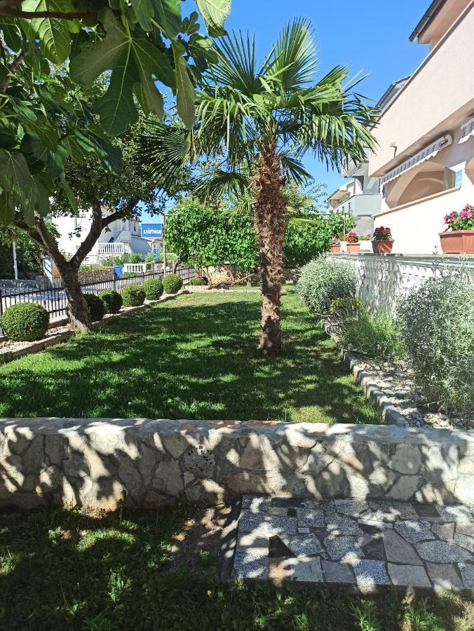 Apartmani Vesna Krk Town Eksteriør bilde