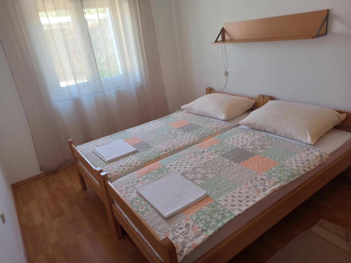 Apartmani Vesna Krk Town Eksteriør bilde