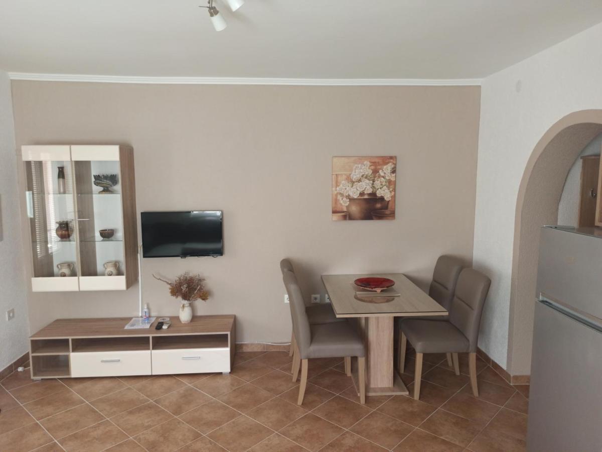 Apartmani Vesna Krk Town Eksteriør bilde