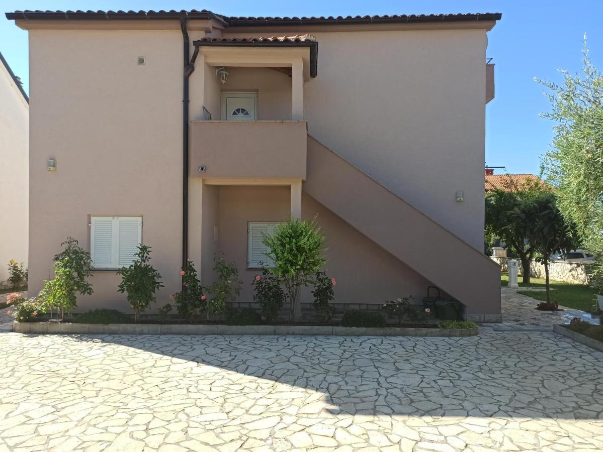 Apartmani Vesna Krk Town Eksteriør bilde