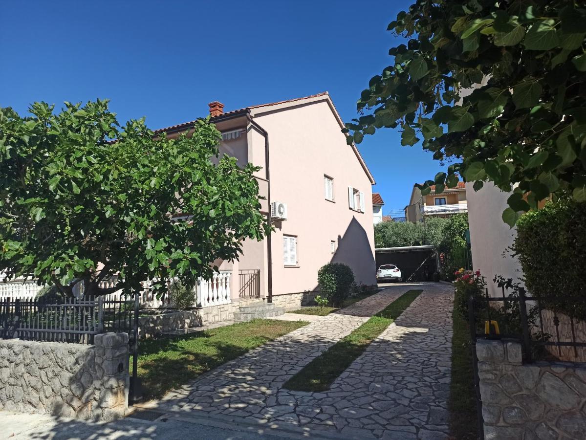 Apartmani Vesna Krk Town Eksteriør bilde