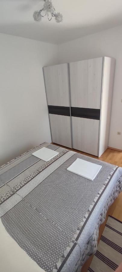 Apartmani Vesna Krk Town Eksteriør bilde