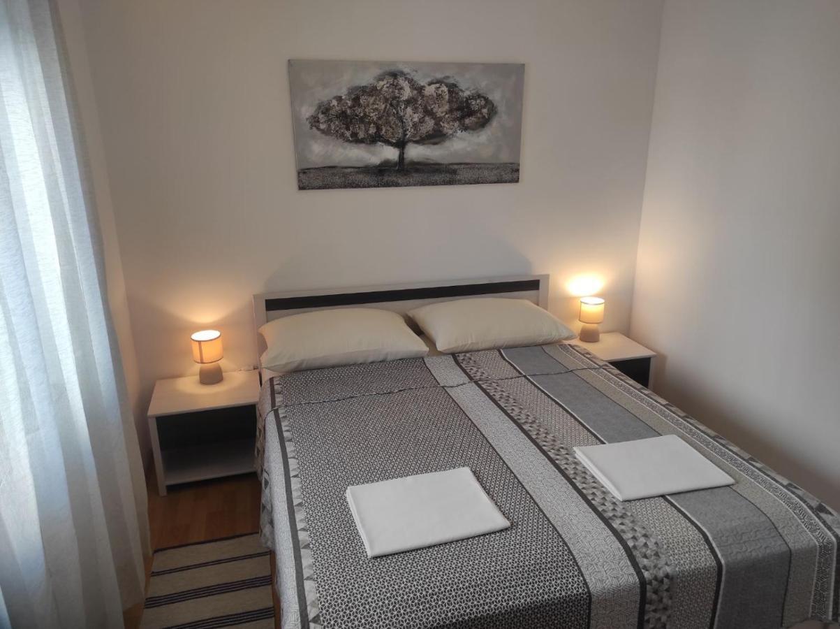 Apartmani Vesna Krk Town Eksteriør bilde